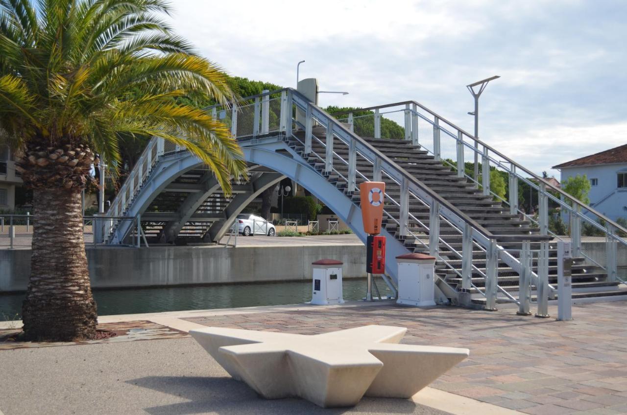 Charmant appartement à 350m de la plage et du port Fréjus Exterior foto