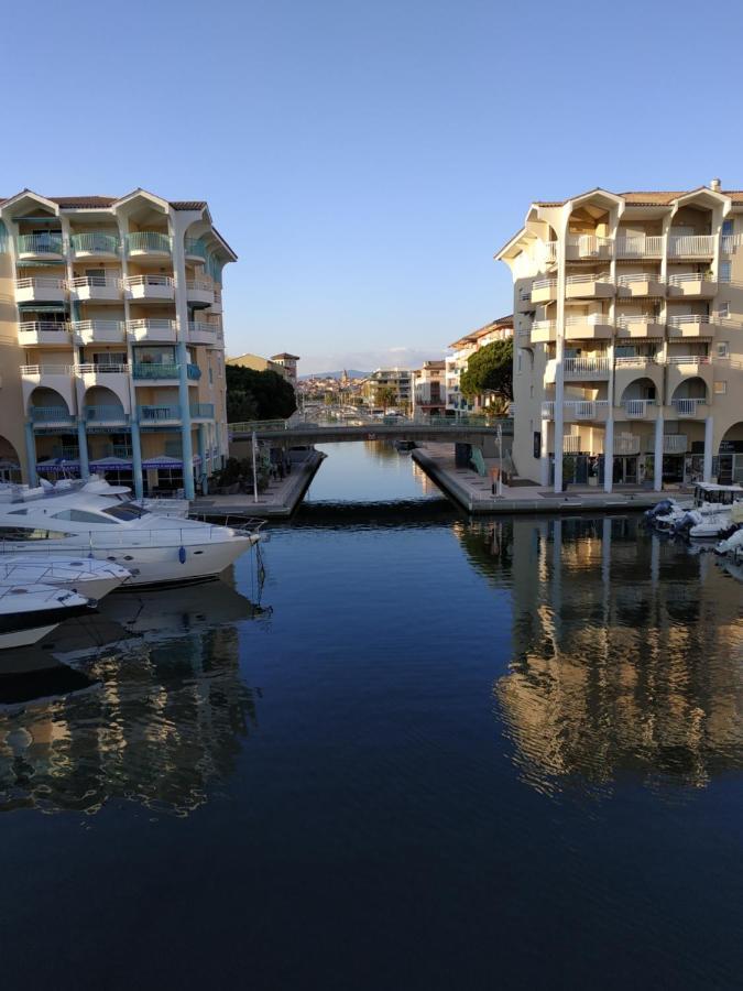 Charmant appartement à 350m de la plage et du port Fréjus Exterior foto
